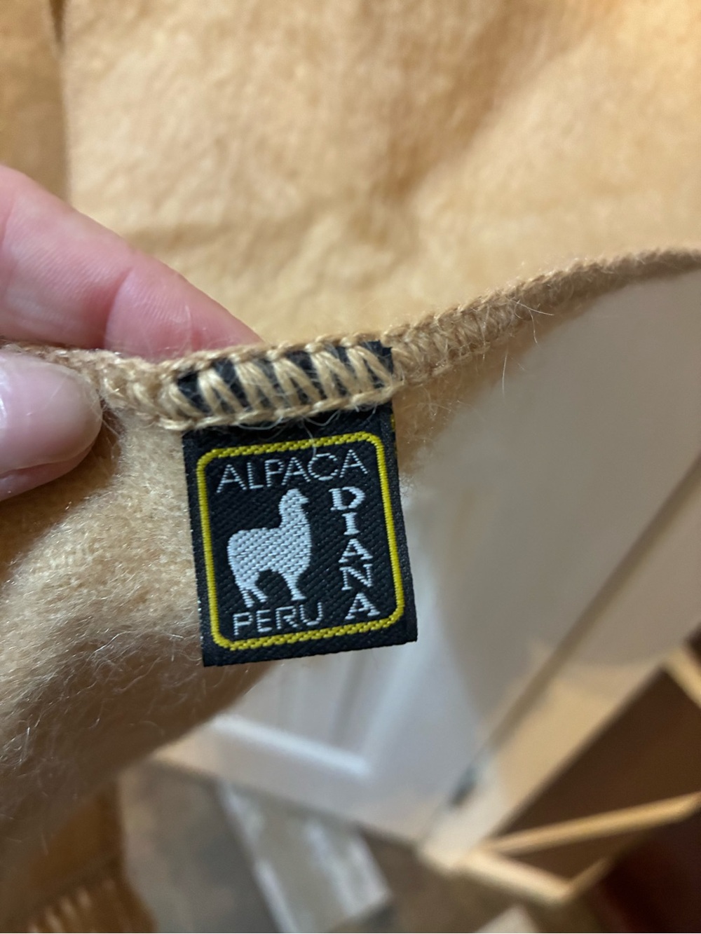 Alpaca Scarf - Picture 2 of 2